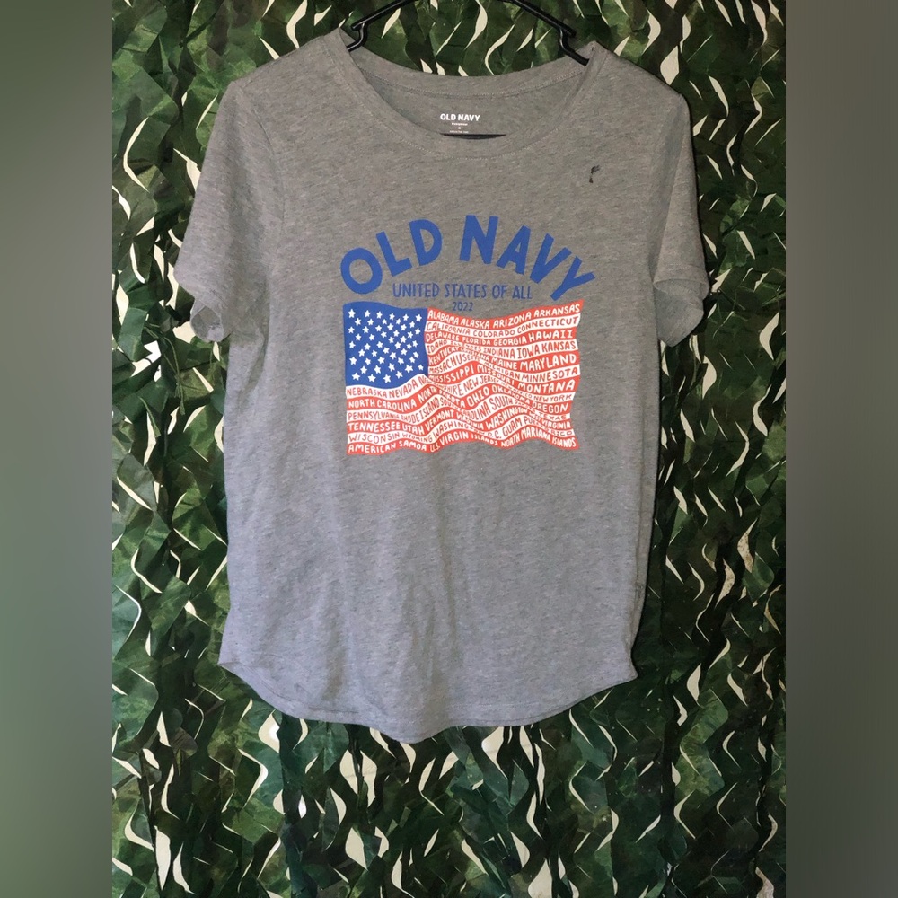 Old Navy Gray Tee with Flag Graphic